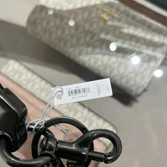 COACH Loop Key Fob In Signature Canvas CJ748 QBKHA - Picture 7 of 7